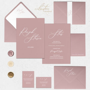 Zaproszenia na roczek minimalistyczne różowe biały zadruk - mockup z dodatkami