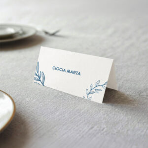 Białe winietki na Komunię Świętą z niebieskimi listkami - zdjęcie główne