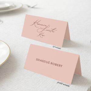 Różowe winietki na Komunię Świętą