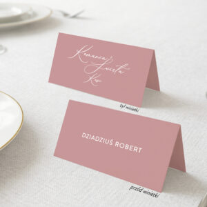 Różowe winietki na Komunię Świętą z białym zadrukiem